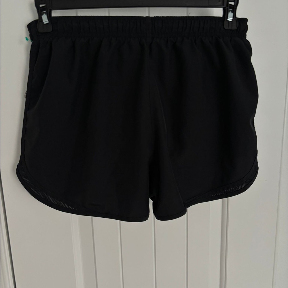 Nike Women's Black Athletic Shorts - Picture 2 of 3
